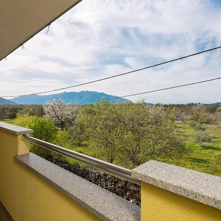 Holiday Residence Maja Katuni Εξωτερικό φωτογραφία