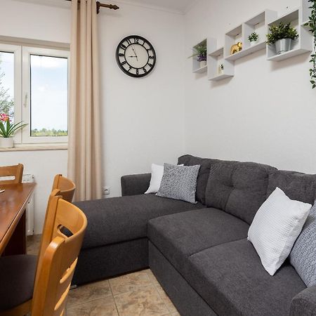 Holiday Residence Maja Katuni Εξωτερικό φωτογραφία