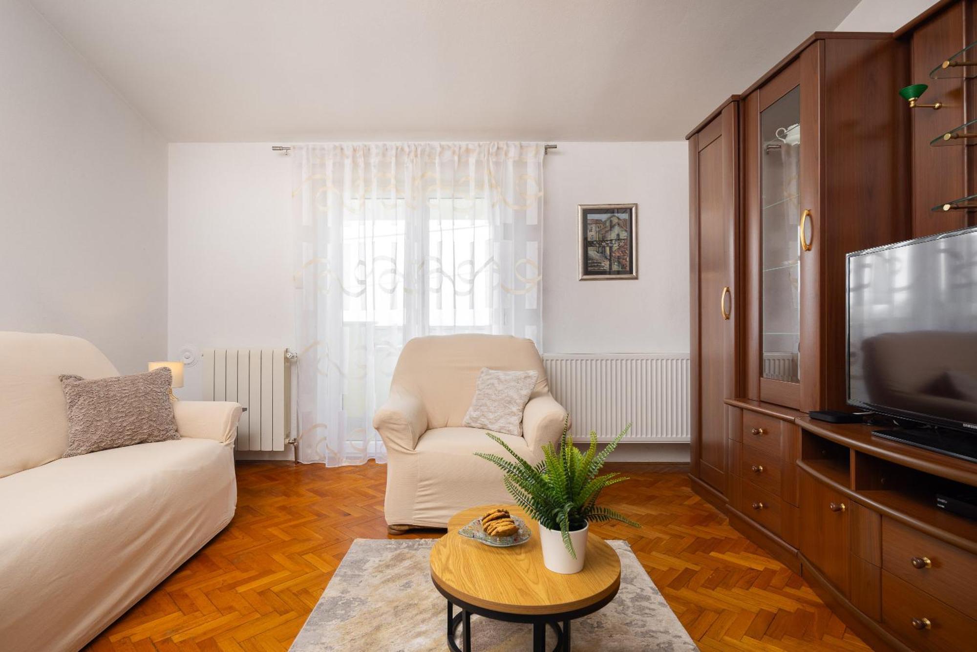 Holiday Residence Maja Katuni Εξωτερικό φωτογραφία