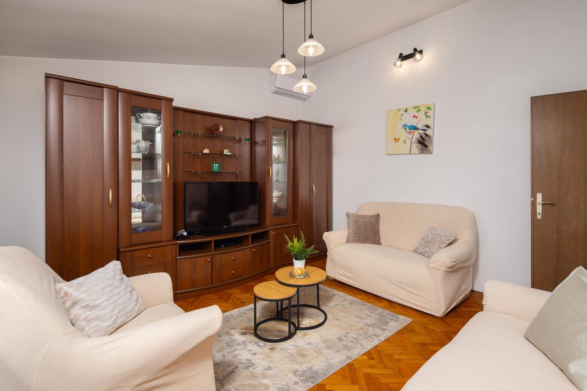 Holiday Residence Maja Katuni Εξωτερικό φωτογραφία