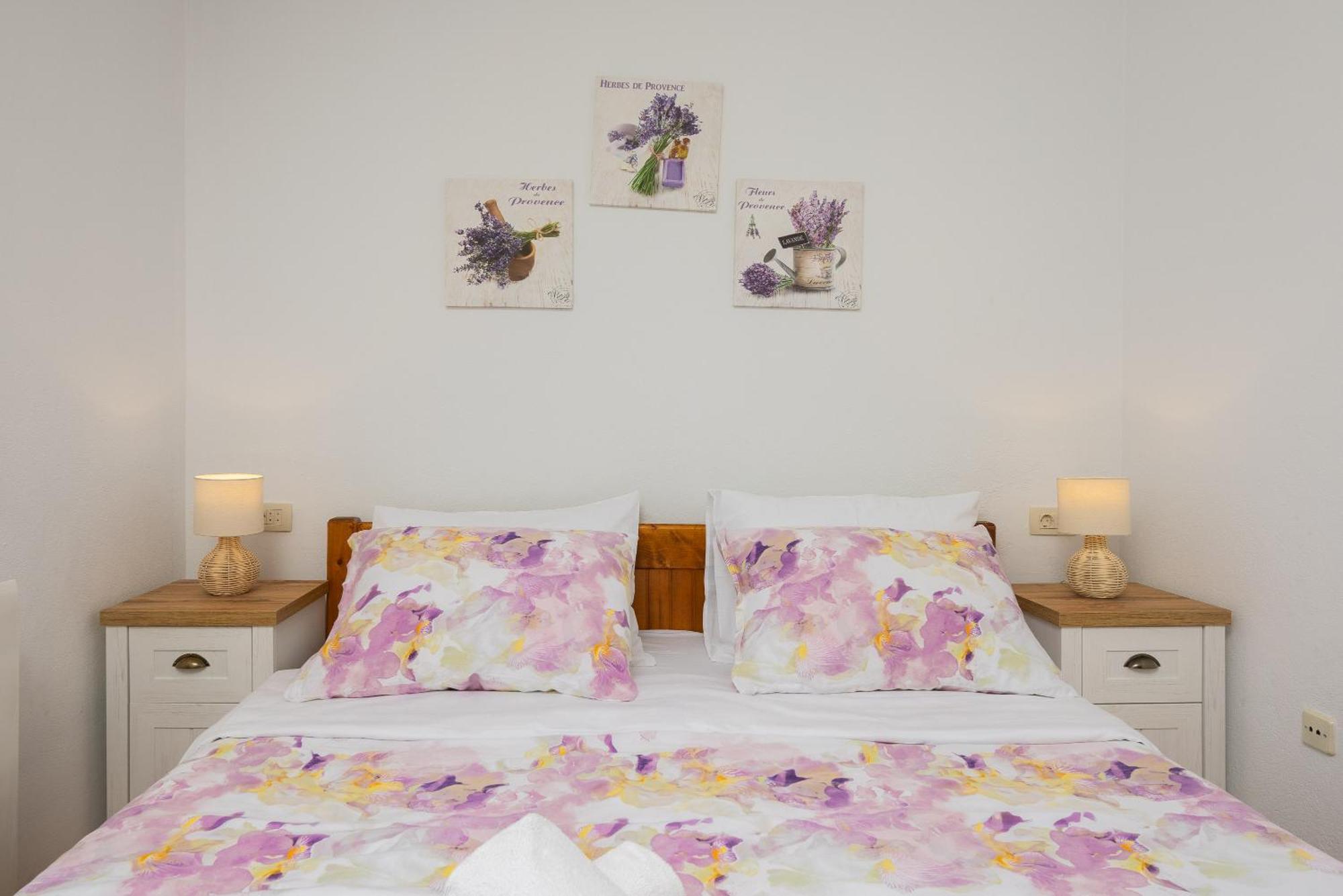 Holiday Residence Maja Katuni Εξωτερικό φωτογραφία