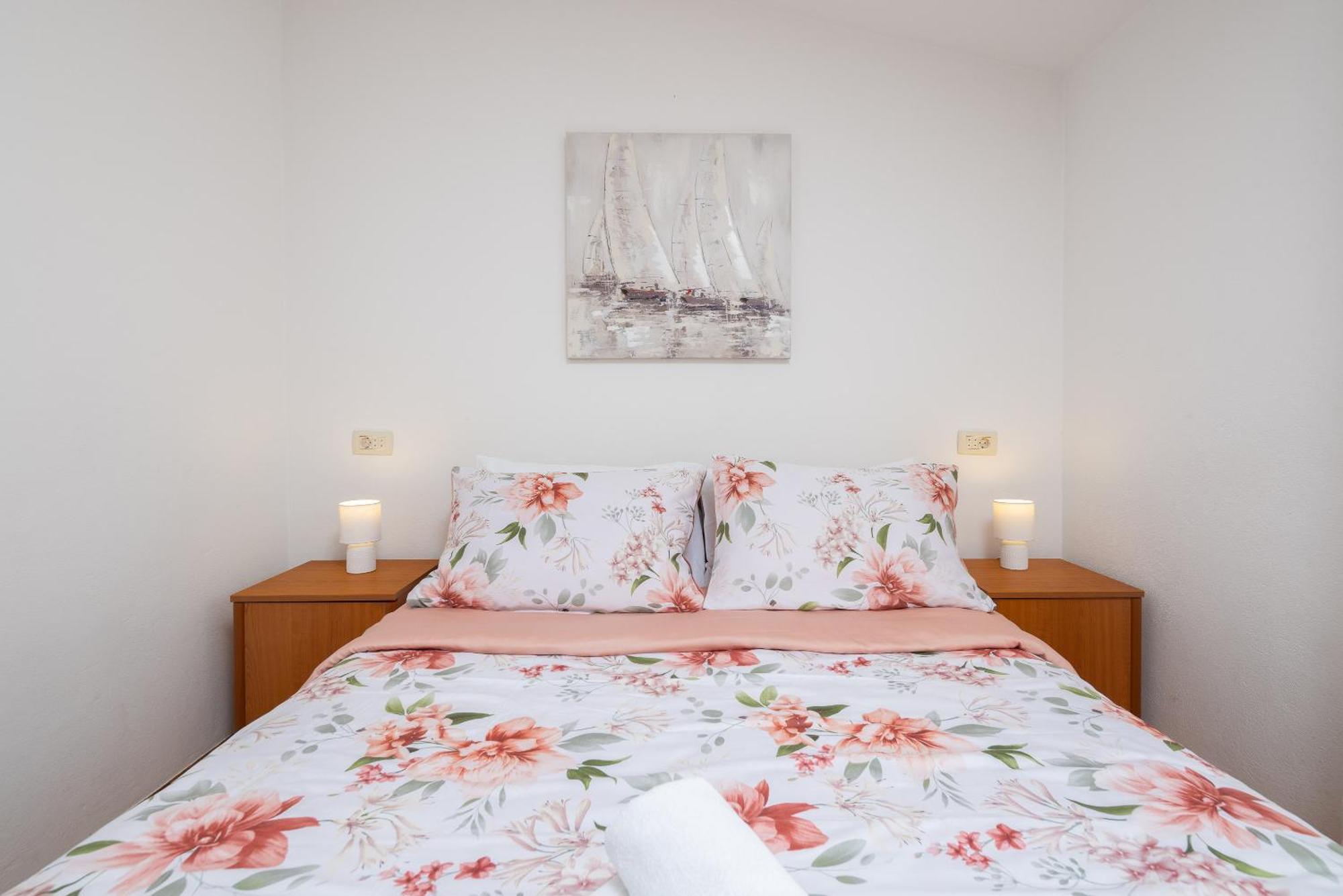 Holiday Residence Maja Katuni Εξωτερικό φωτογραφία