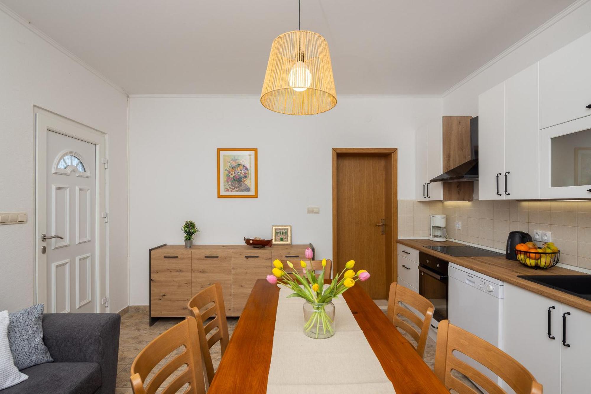 Holiday Residence Maja Katuni Εξωτερικό φωτογραφία