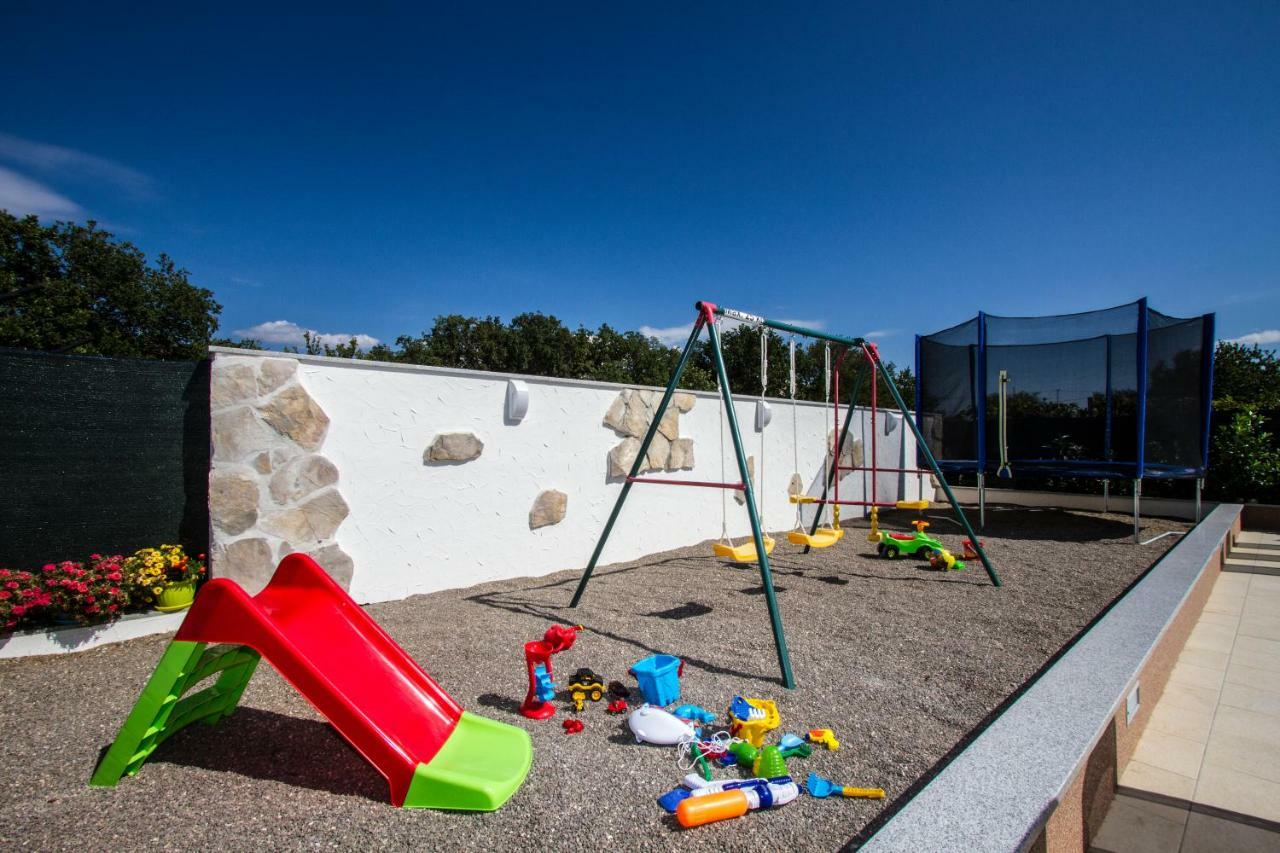 Holiday Residence Maja Katuni Εξωτερικό φωτογραφία