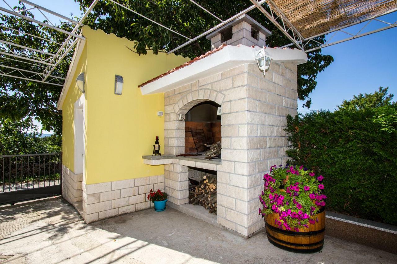 Holiday Residence Maja Katuni Εξωτερικό φωτογραφία
